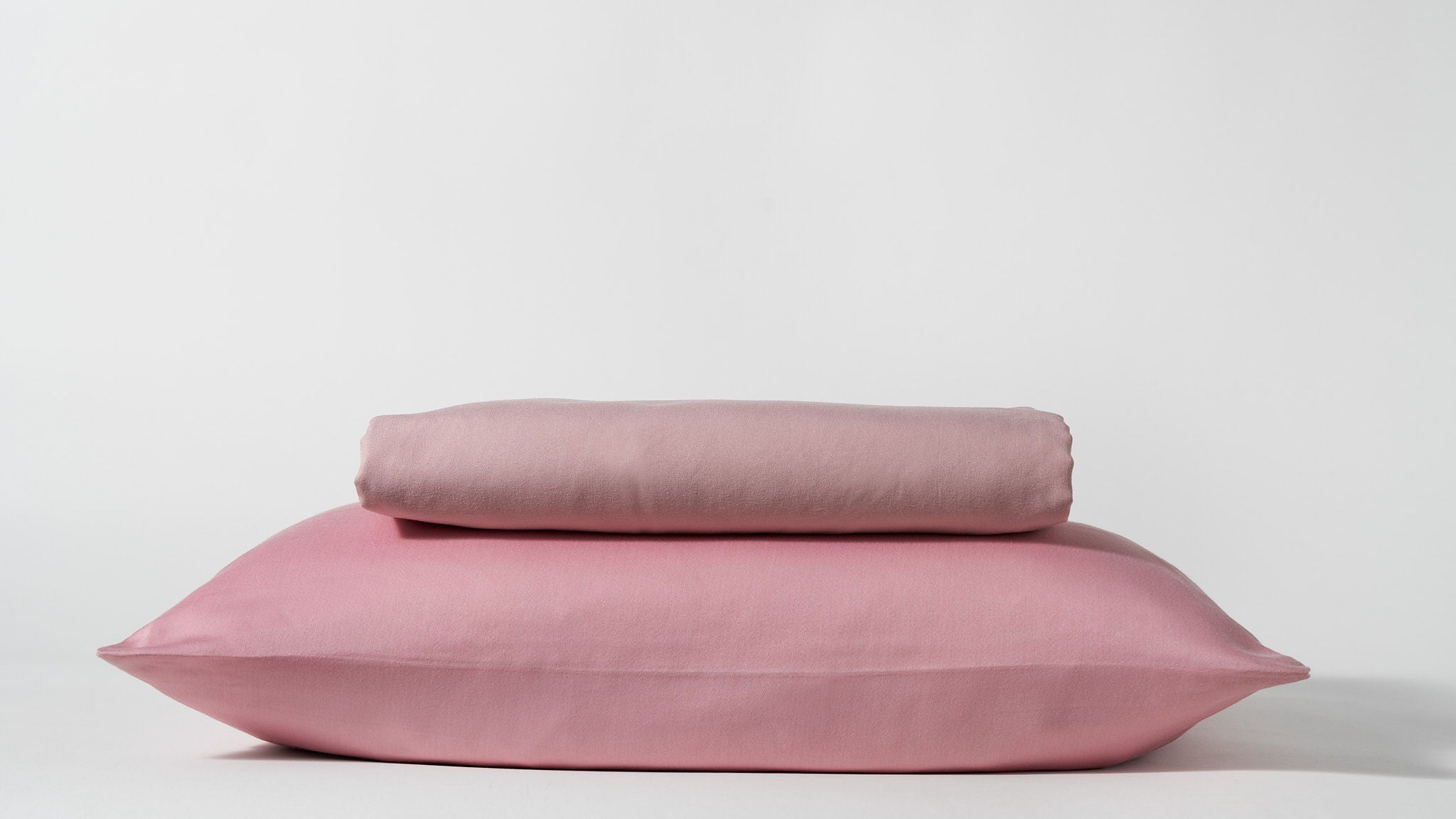 Why 100% Cotton Sheets Are Better for Sleep, Skin, and the Planet